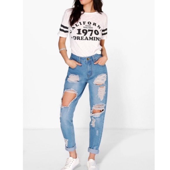 Boohoo High Waist Light Wash Distress Mom Jeans - Picture 2 of 11
